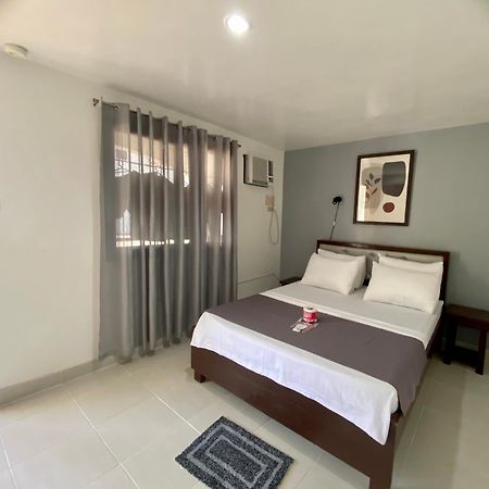 Marion Roos Hotel Puerto Galera Buitenkant foto